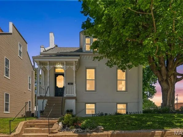626 Adams St, Saint Charles, MO 63301