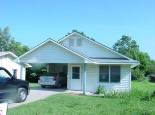 1722 E Chicago Ave, Winfield, KS 67156