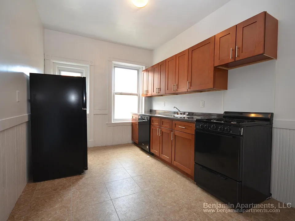 11 Mount Hood Rd #B