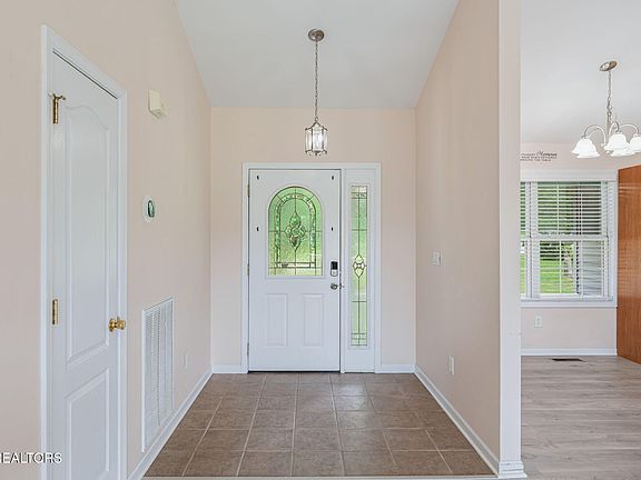 3rd image of 138 Country Way Rd