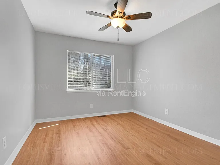 2421 Lindsay Ave #1 — Photo 11