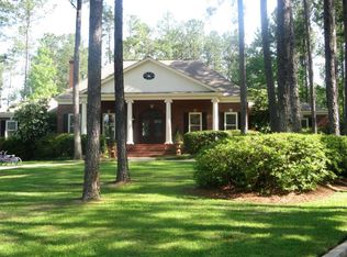 19 Grand Bayou Cir, Hattiesburg, MS 39402