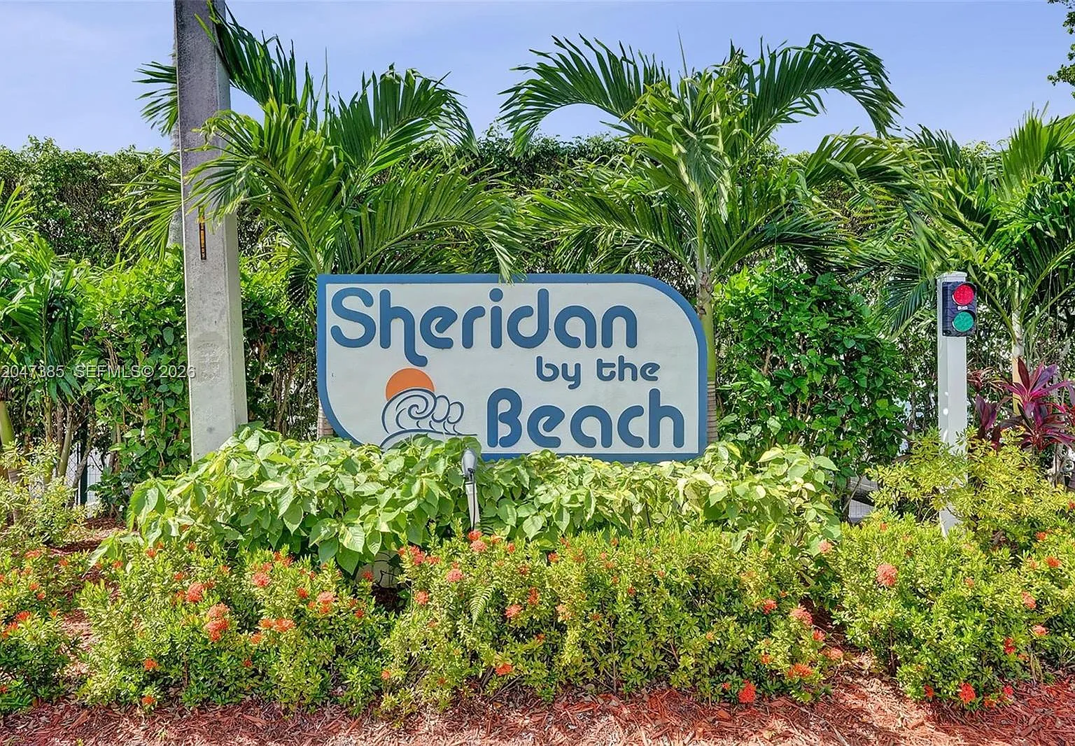 Sheridan By The Beach Con — Photo 1