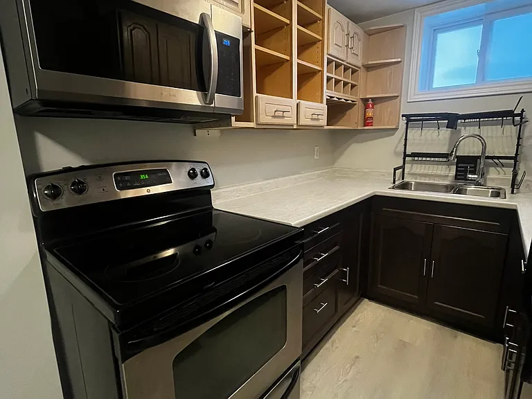 171 Anne St N #1B — Photo 8