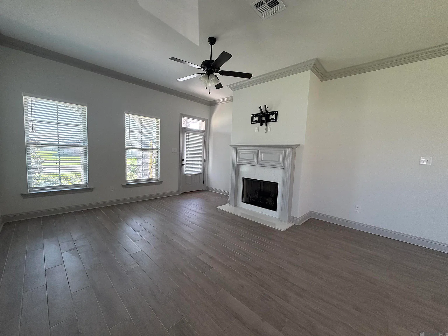 4 bed, 2397 sqft, $2,800 — Photo 2