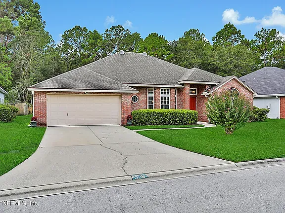 353 Maplewood Dr — Photo 15