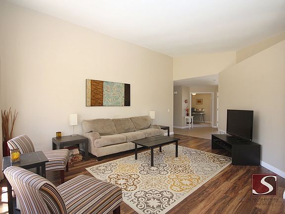 5th image of 324 Encino Dr