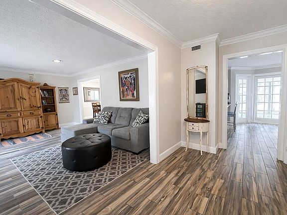 4th image of 17418 Spicewood Springs Ln