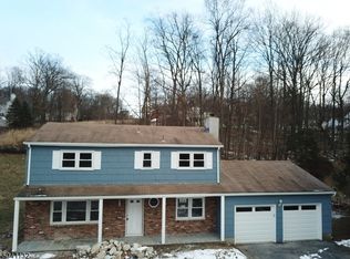 12 Hillsdale Dr, Vernon, NJ 07461