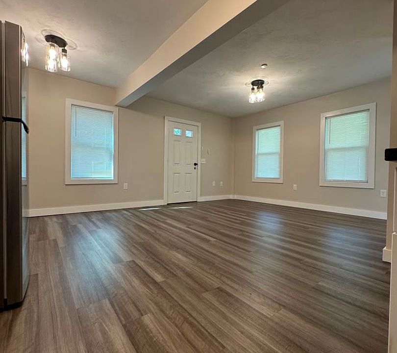 1st image of 211 S Main St #14
