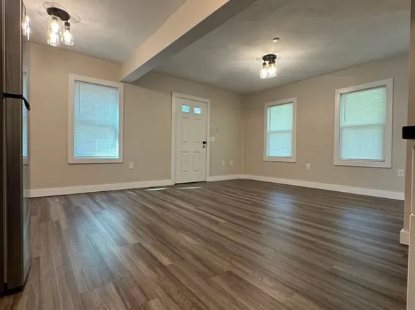 211 South Main ST, 211 S Main St #14, Lancaster, MA 01523