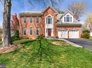 8978 Scott St, Springfield, VA 22153