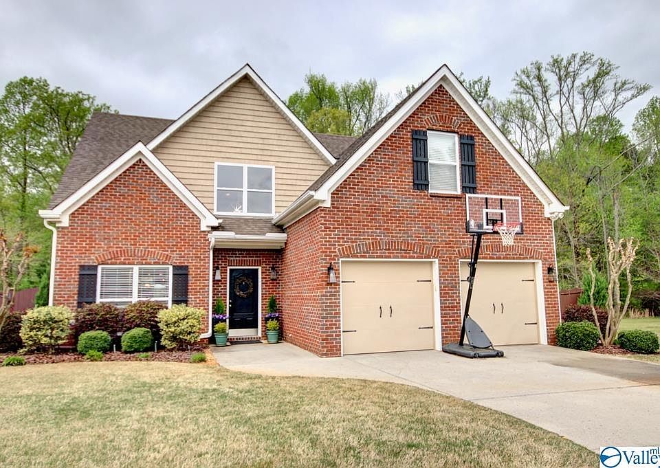 1st image of 123 Thornberry Ln