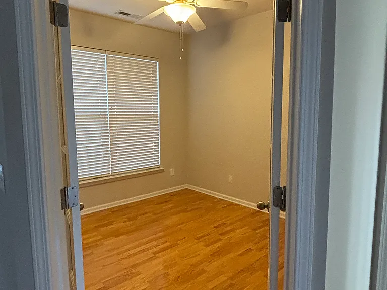 Library/Office or can be used as a bed room