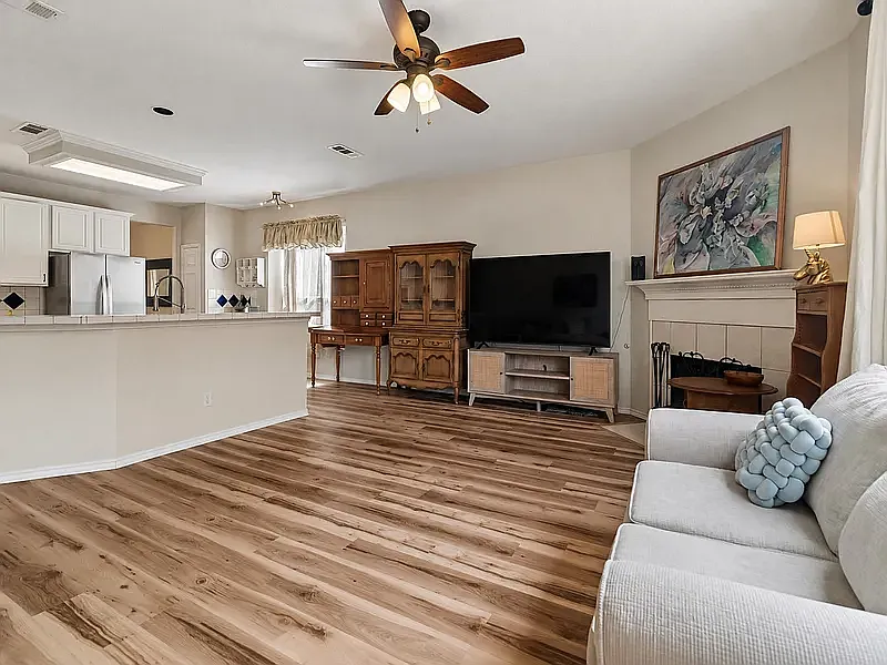 4 bed, 2795 sqft, $3,295 — Photo 4