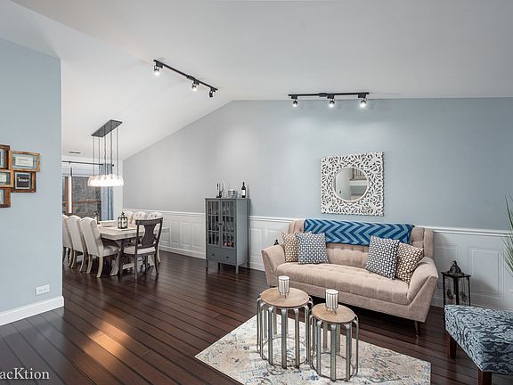5th image of 2404 Royal Dr