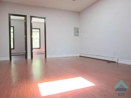 Rented by EXR | media 25