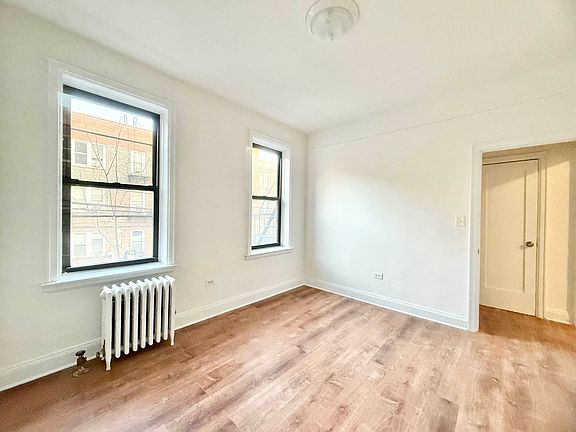 5th image of 4329 39th Pl APT 26