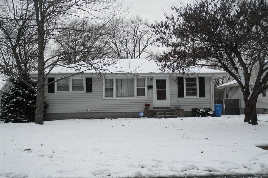 1st image of 16 Regina Ct