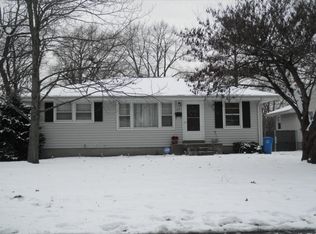 16 Regina Ct, Florissant, MO 63031