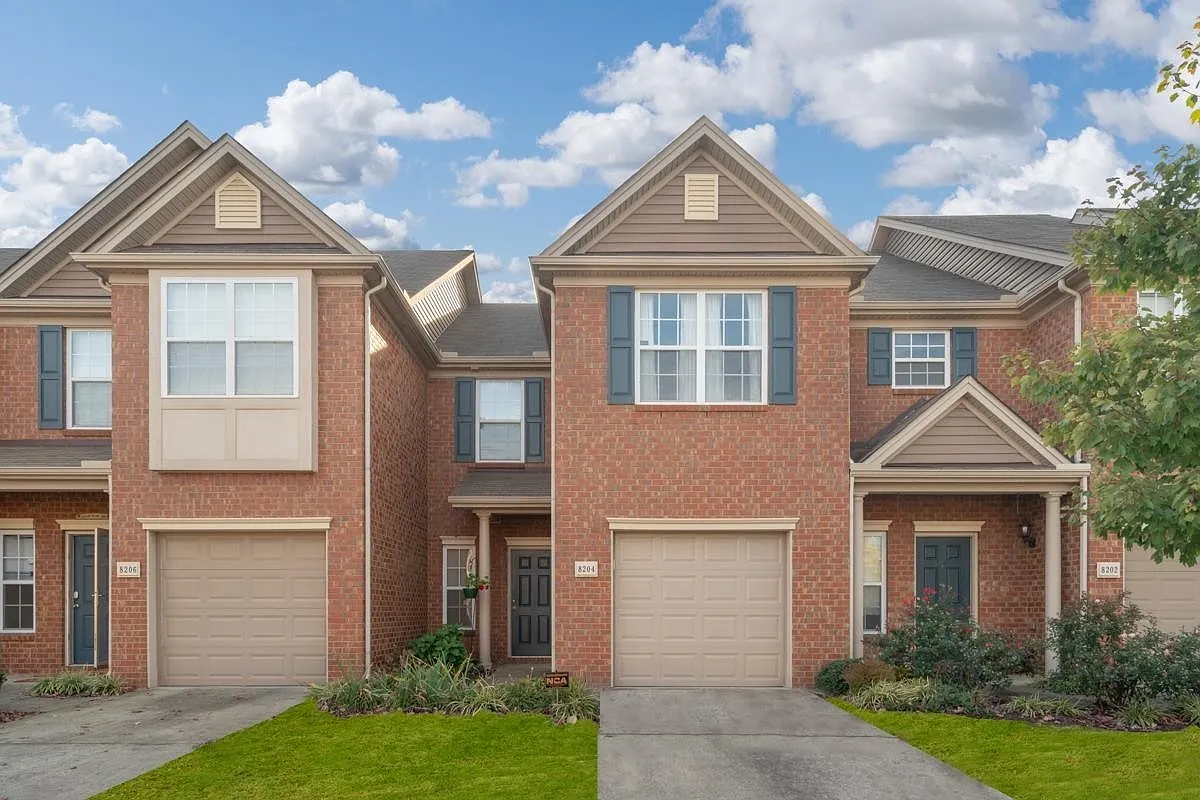 3 bed, 2.5 bath, 1574 sqft, $2,300 — Photo 1