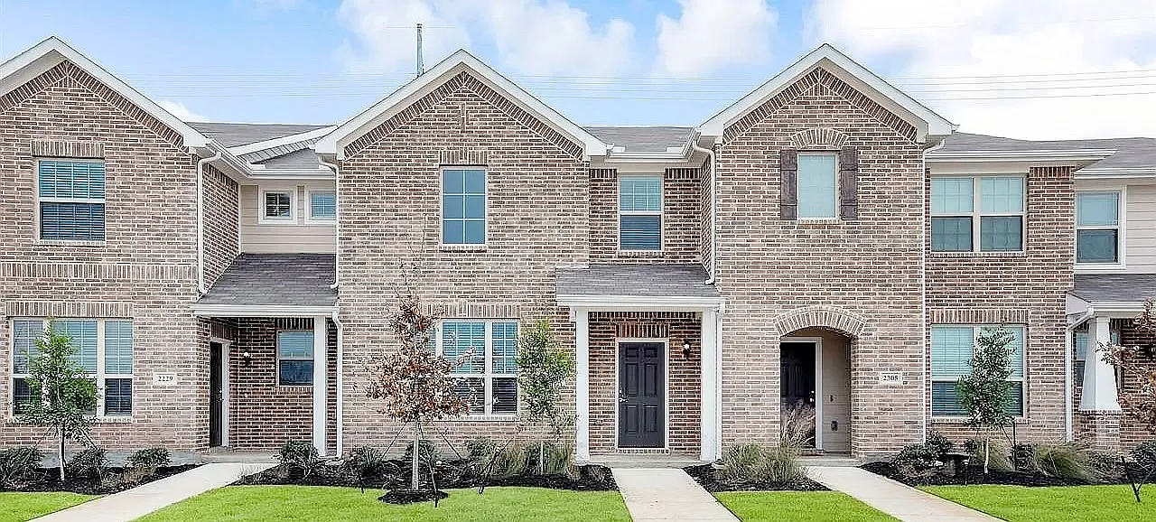 3 bed, 2.5 bath, 1723 sqft, $1,900 — Photo 1