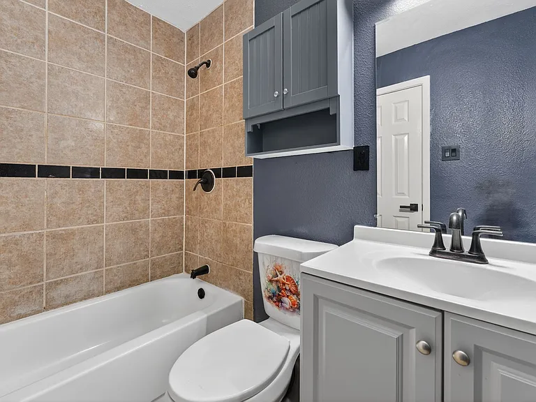 302 Independence Dr — Photo 26