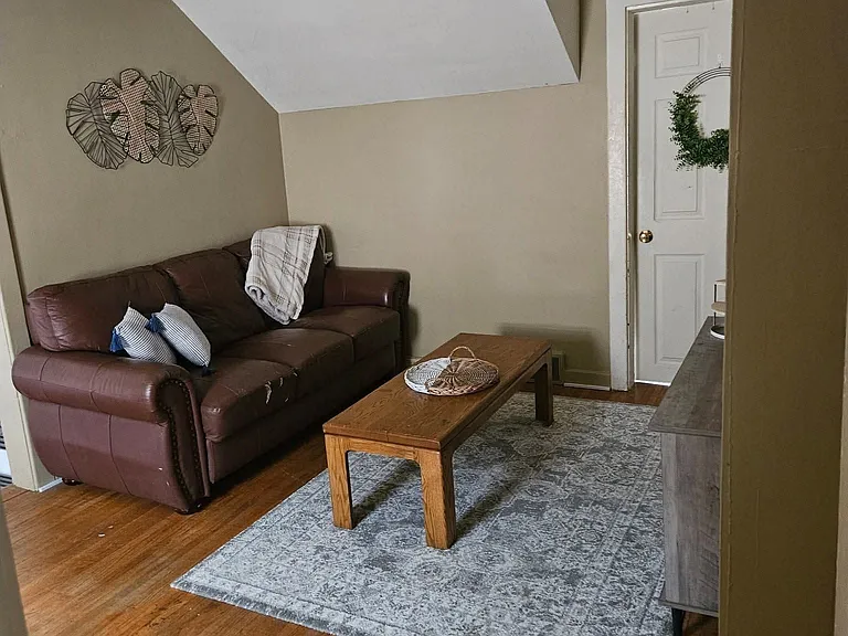 1060 Edina St — Photo 10