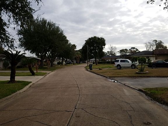 5th image of 4241 Charlotte Dr