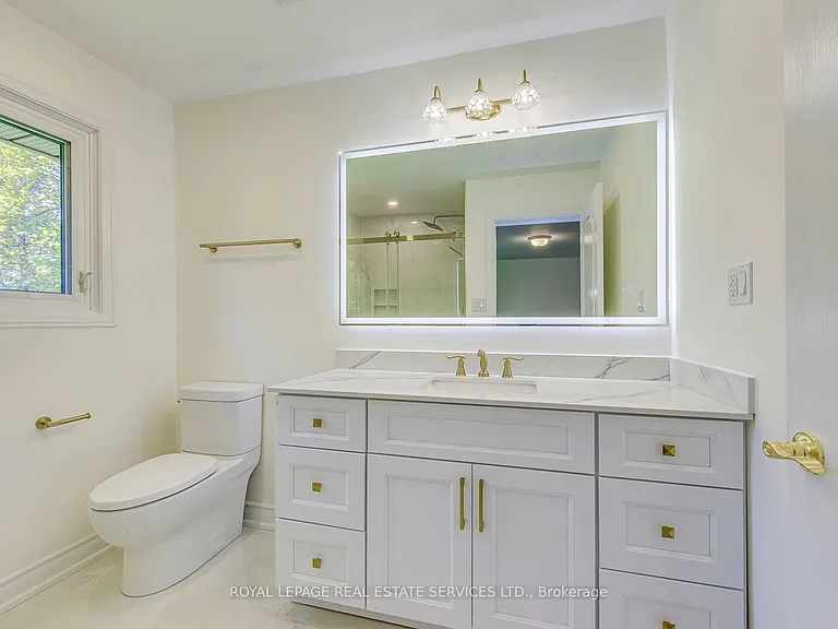 1463 Albion Ave — Photo 28