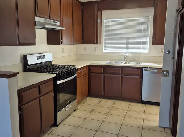 9004 I Ave APT B, Hesperia, CA 92345