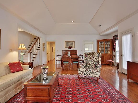 Living room - dining area