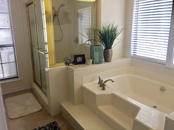 4th image of 4116 Constitution Dr