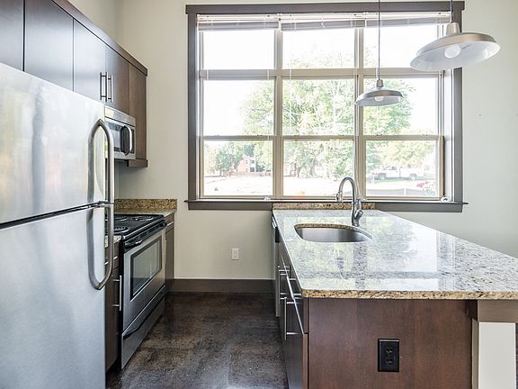3rd image of 1125 Bainbridge St APT 3