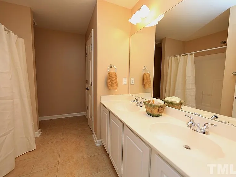 507 Bartlett Cir — Photo 14