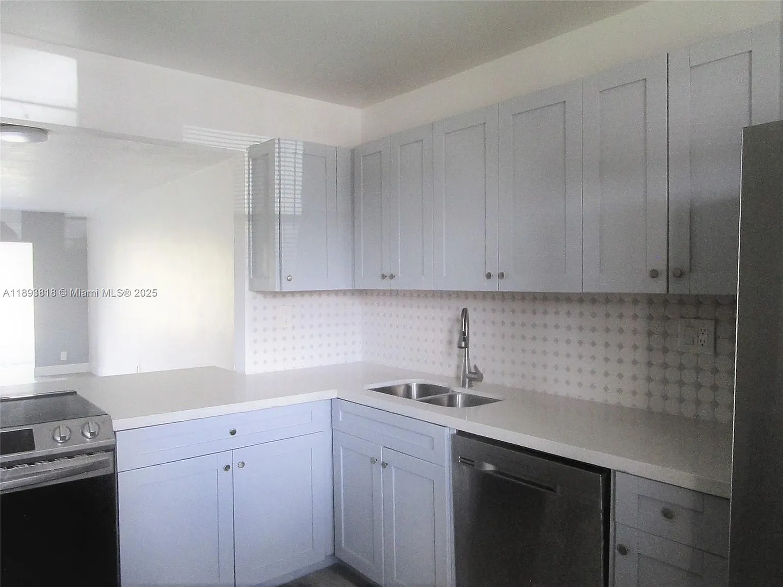 2 bed, 1000 sqft, $2,000 — Photo 4