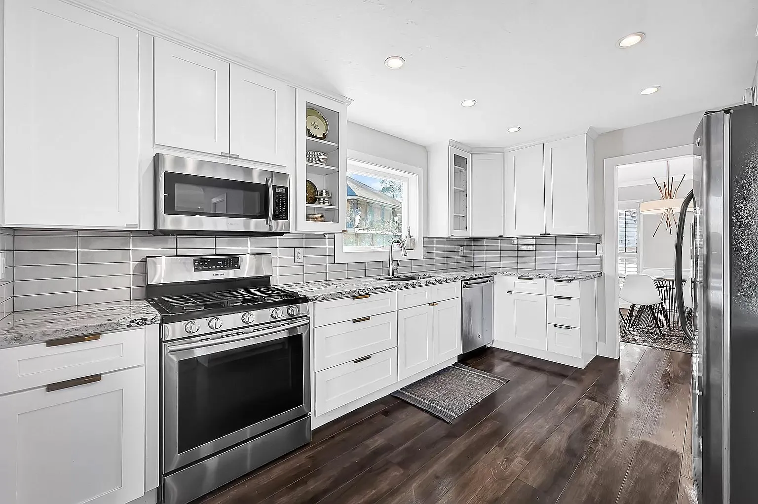 4 bed, 2.5 bath, 2601 sqft, $3,700 — Photo 4