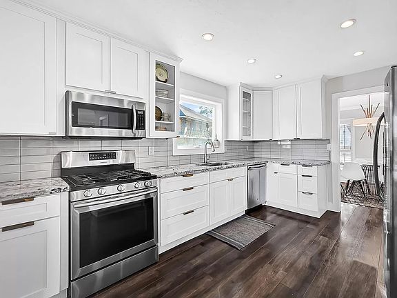 4th image of 4802 Droddy St