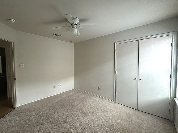 5th image of 4807 Auburn Dr APT A