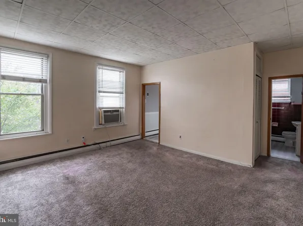1325 W Porter St, Philadelphia, PA 19148