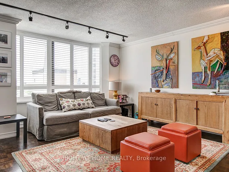 280 Simcoe St #1405 — Photo 6