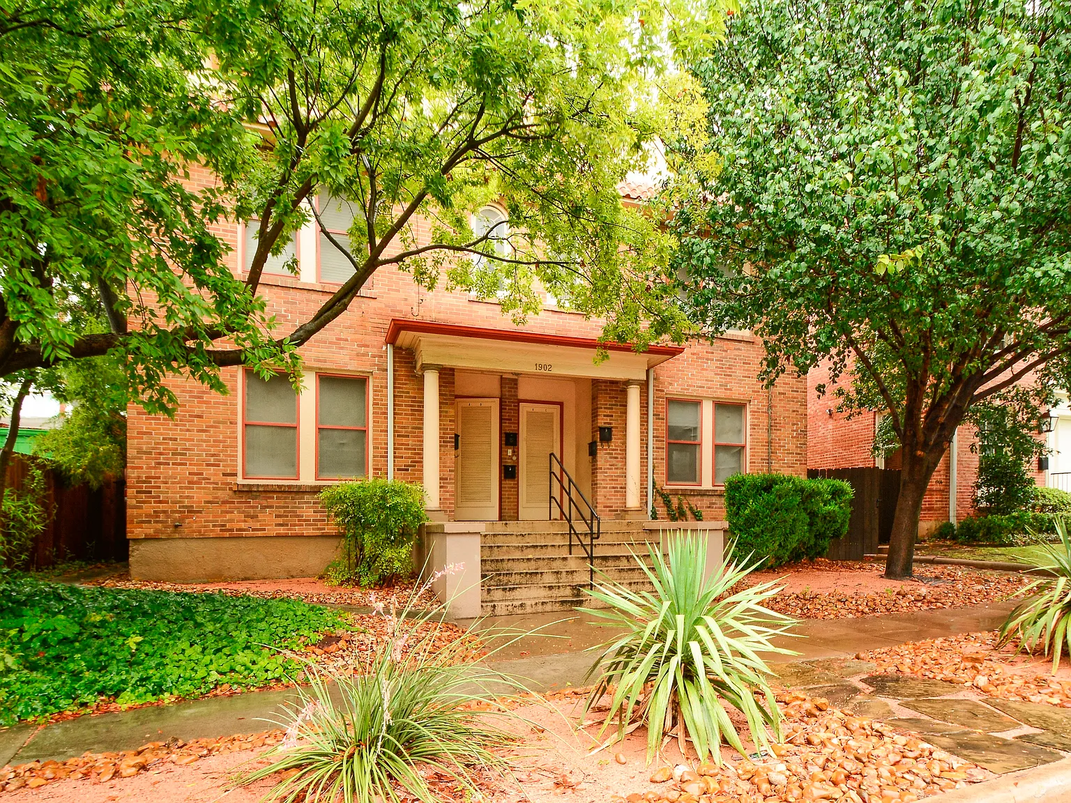 2 bed, 825 sqft, $1,800 — Photo 2