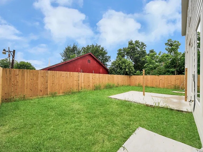 8206 Colonial Ln #A — Photo 27