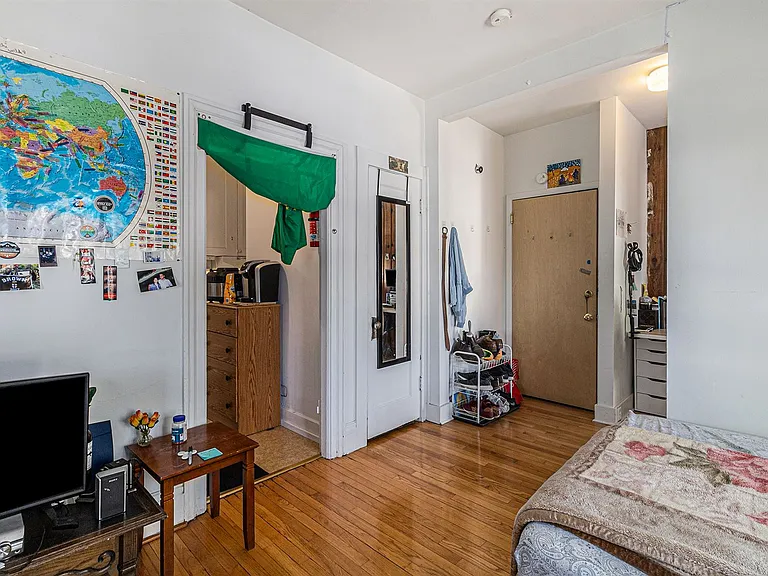 410 N State St — Photo 21
