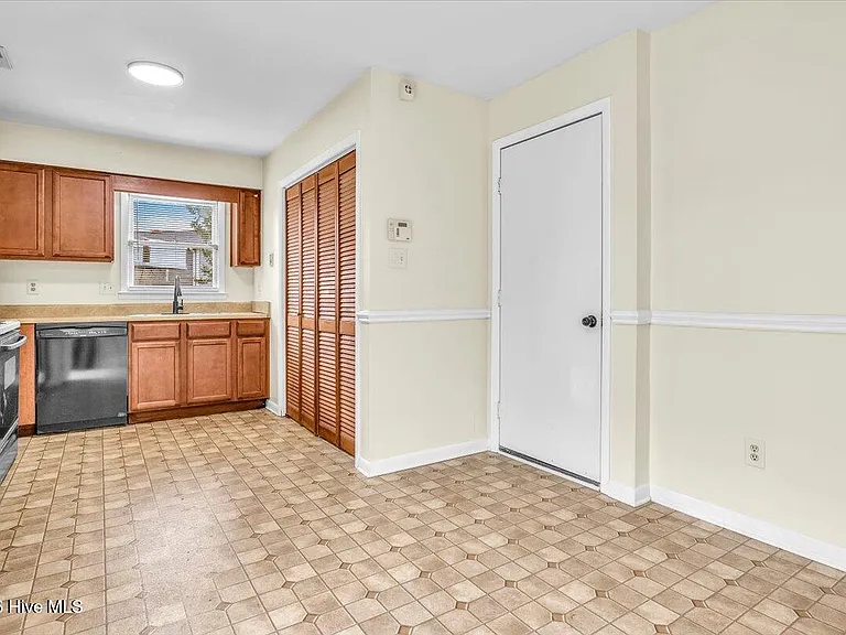 1019 Blue Leaf Pl — Photo 13