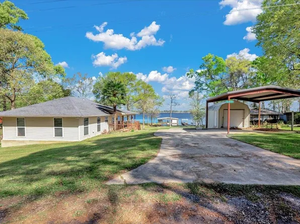 526 County Road 197, Gary, TX 75643