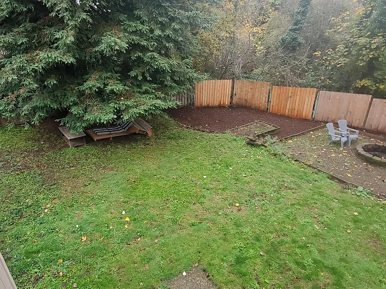 SE Eastwood Ct — Photo 3