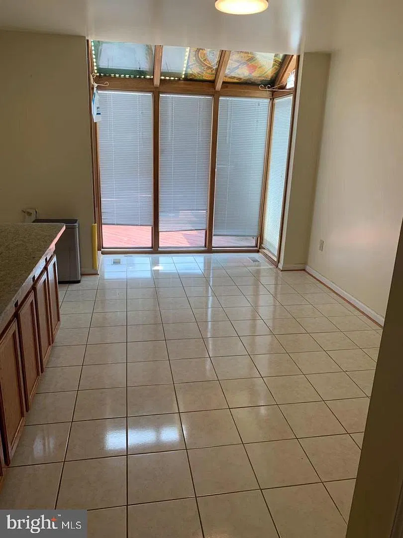4 bed, 3.5 bath, 2296 sqft, $2,950 — Photo 4