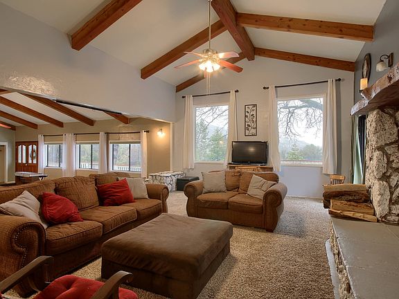 4th image of 42488 Maples Ln