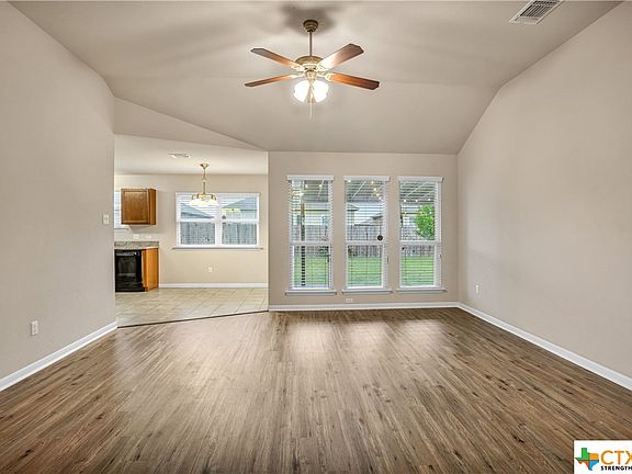 5th image of 1213 Jamestown Dr